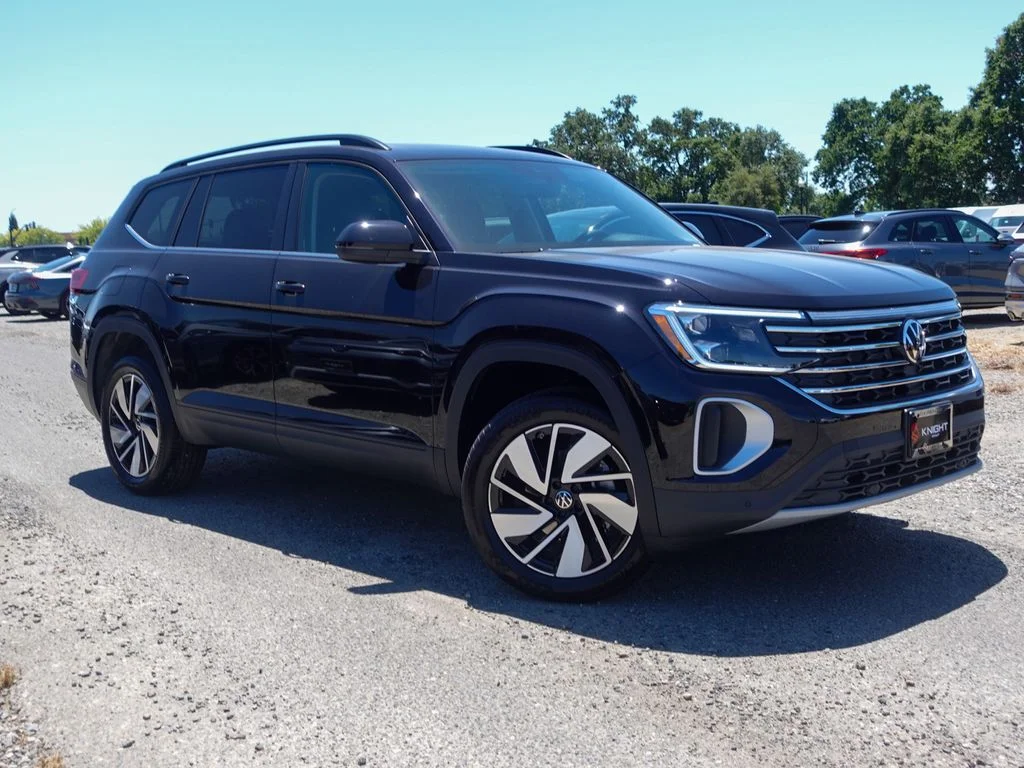 New 2026  Volkswagen SE w/Technology image 6