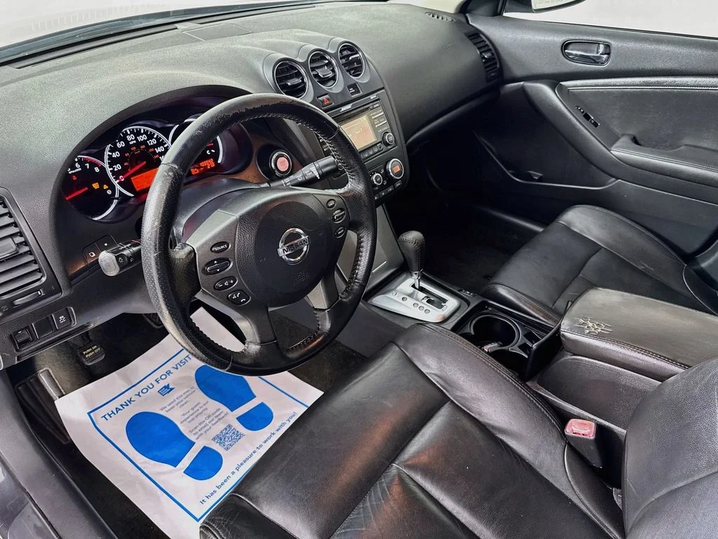 Used 2012 Dark Slate Metallic Nissan 3.5 SR image 9