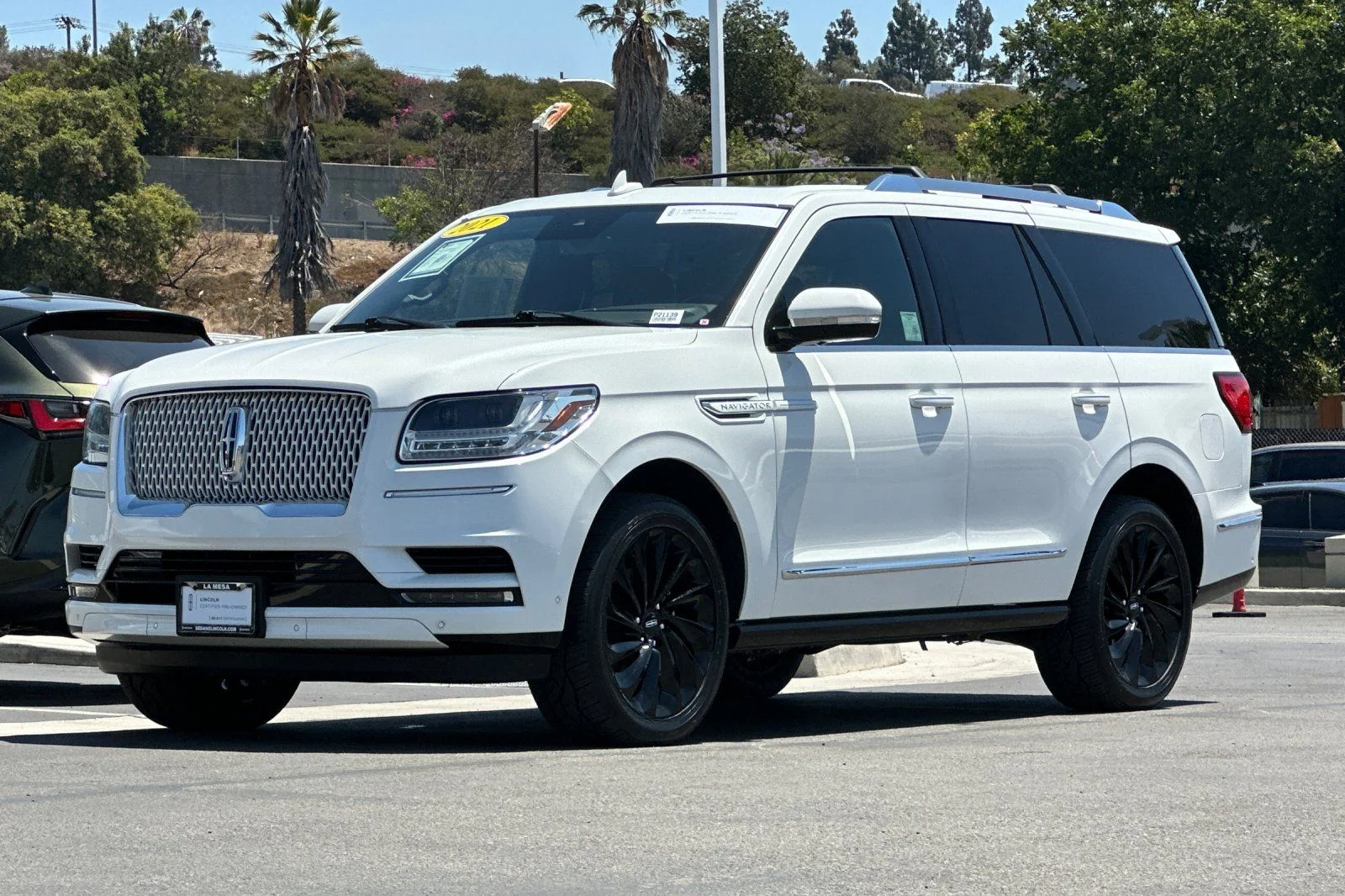 Used 2021 White Lincoln Reserve image 7