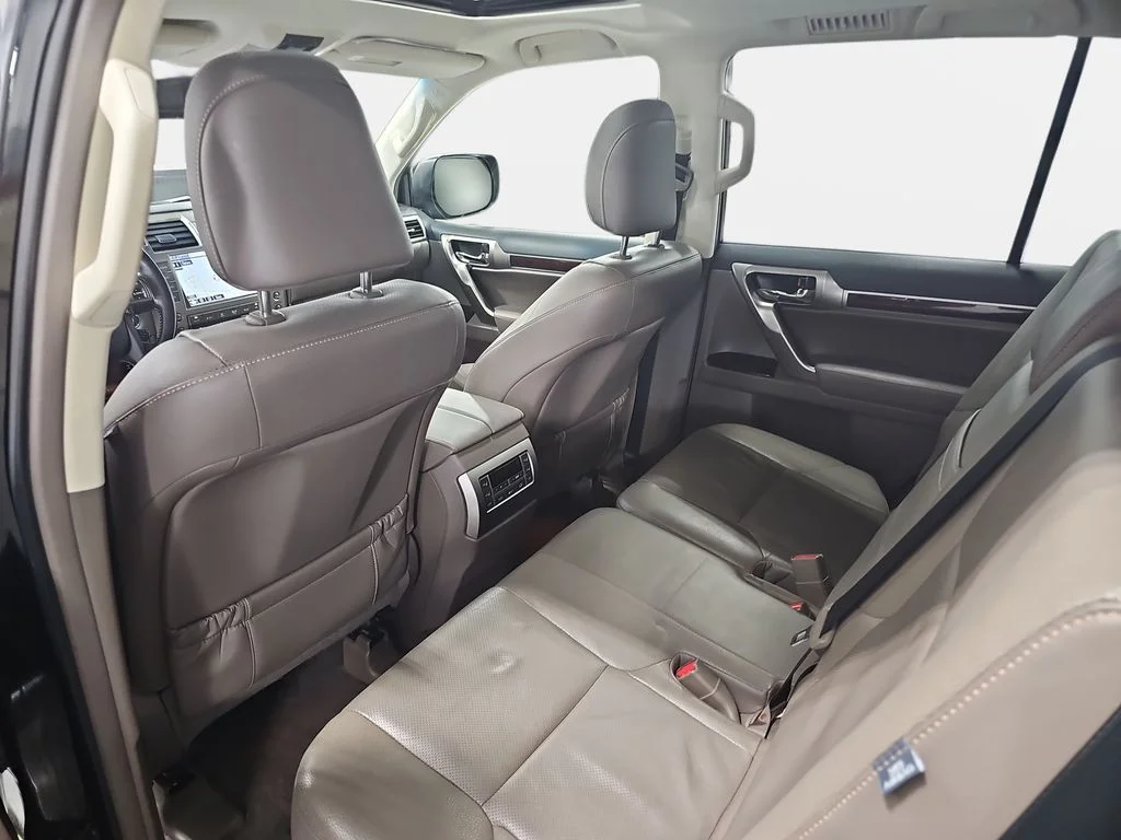 Used 2017 Black Lexus 460 image 13