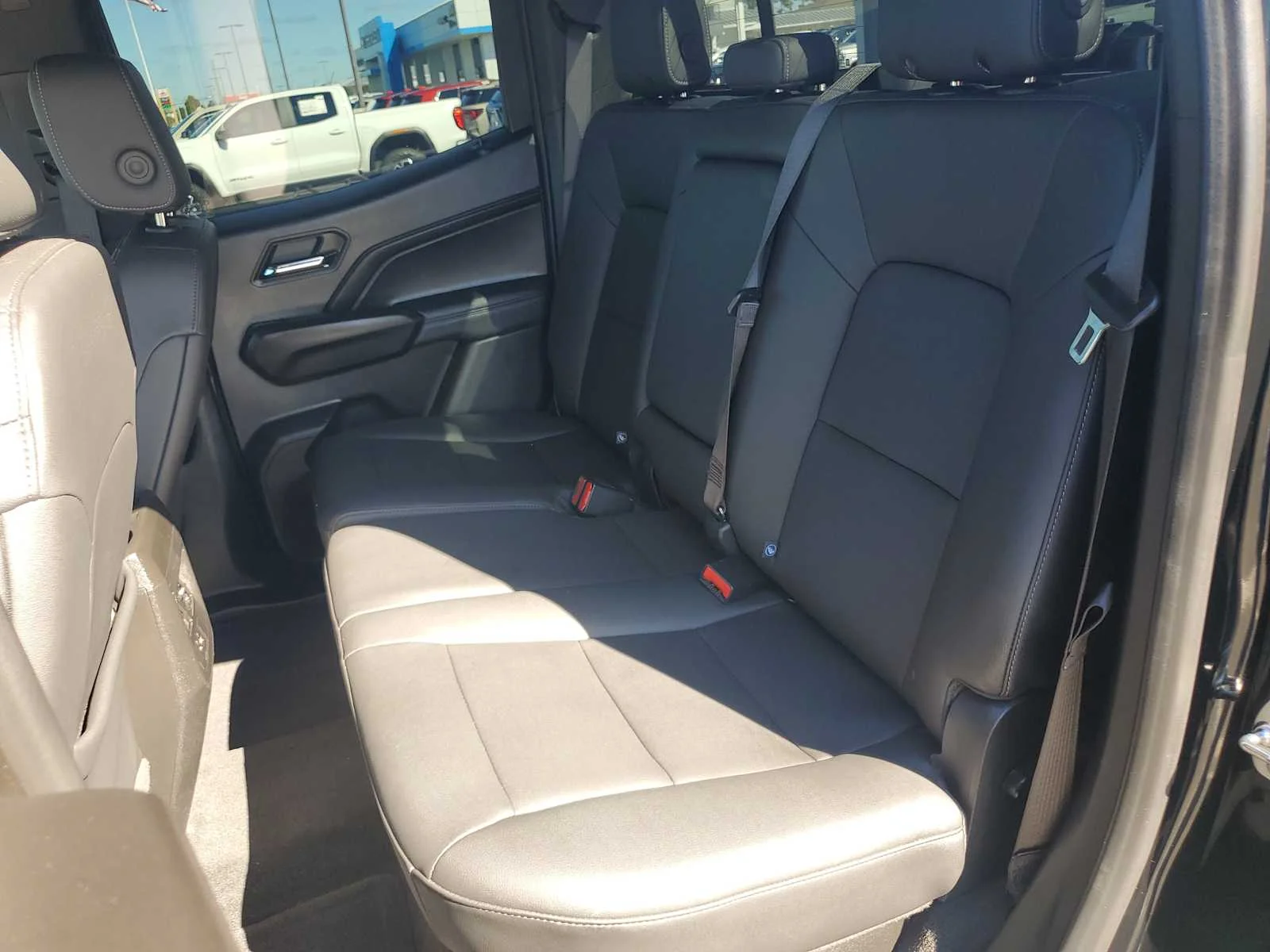 Used 2024 Onyx Black GMC Elevation image 22