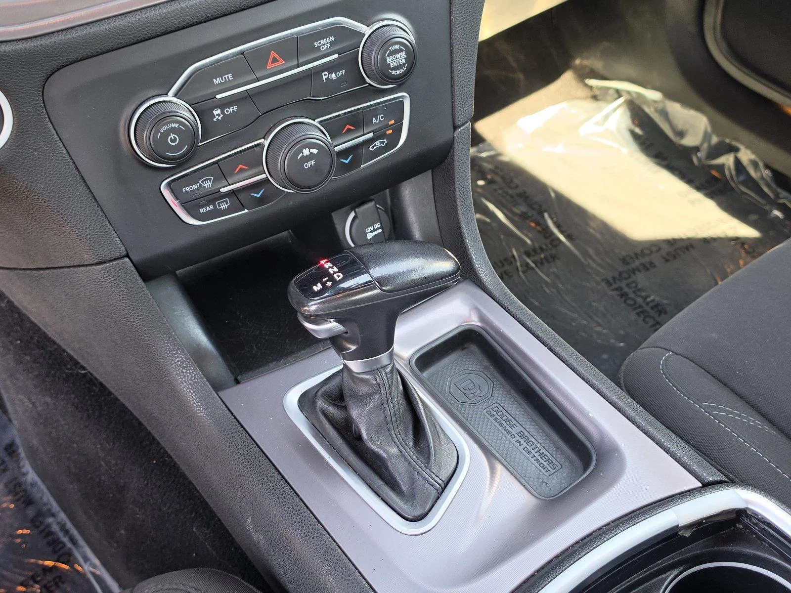 Used 2023  Dodge SXT image 24