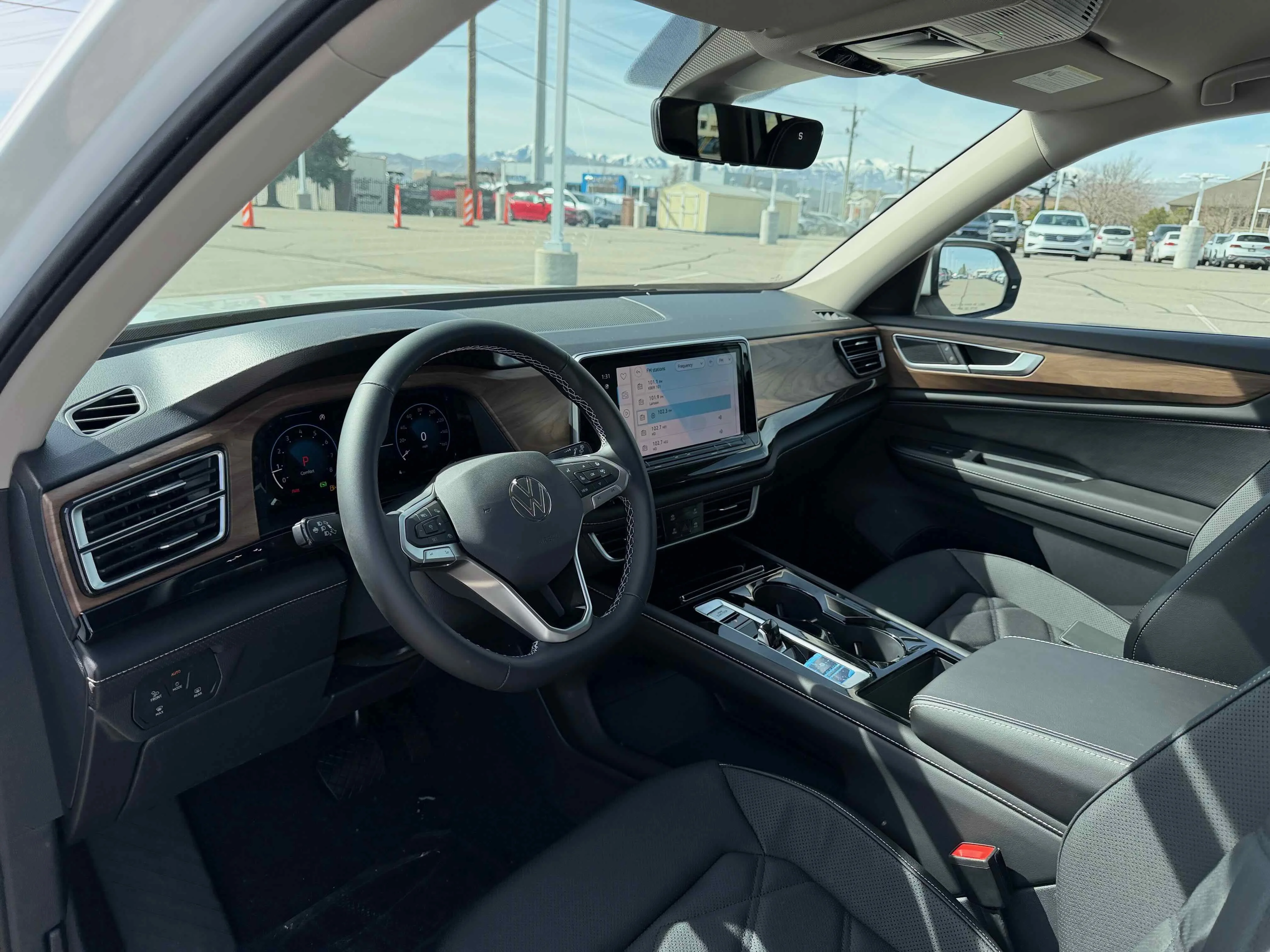 New 2026 Opal White Volkswagen 2.0T SE w/Technology image 4