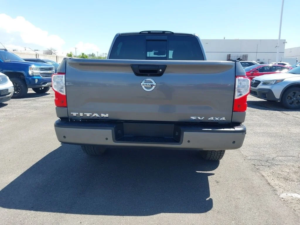 Used 2021 Gray Nissan SV image 3