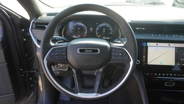 New 2026 Baltic Gray Metallic Clear-Coat Exterior Paint Jeep Altitude image 26