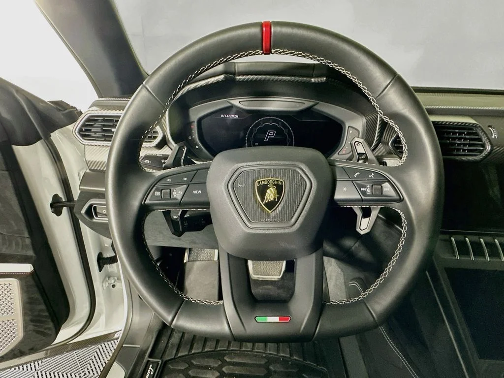 Used 2024 White Lamborghini Performante image 11