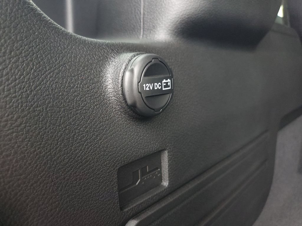 New 2026 Black Clear-Coat Exterior Paint Jeep Sahara image 10