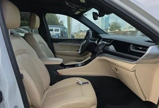 Used 2022 White Jeep 4xe image 33