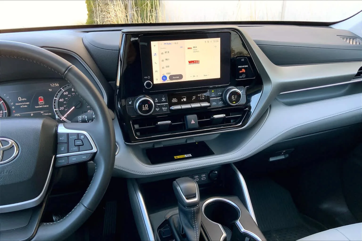 Used 2023 Wind Chill Pearl Toyota XLE image 7