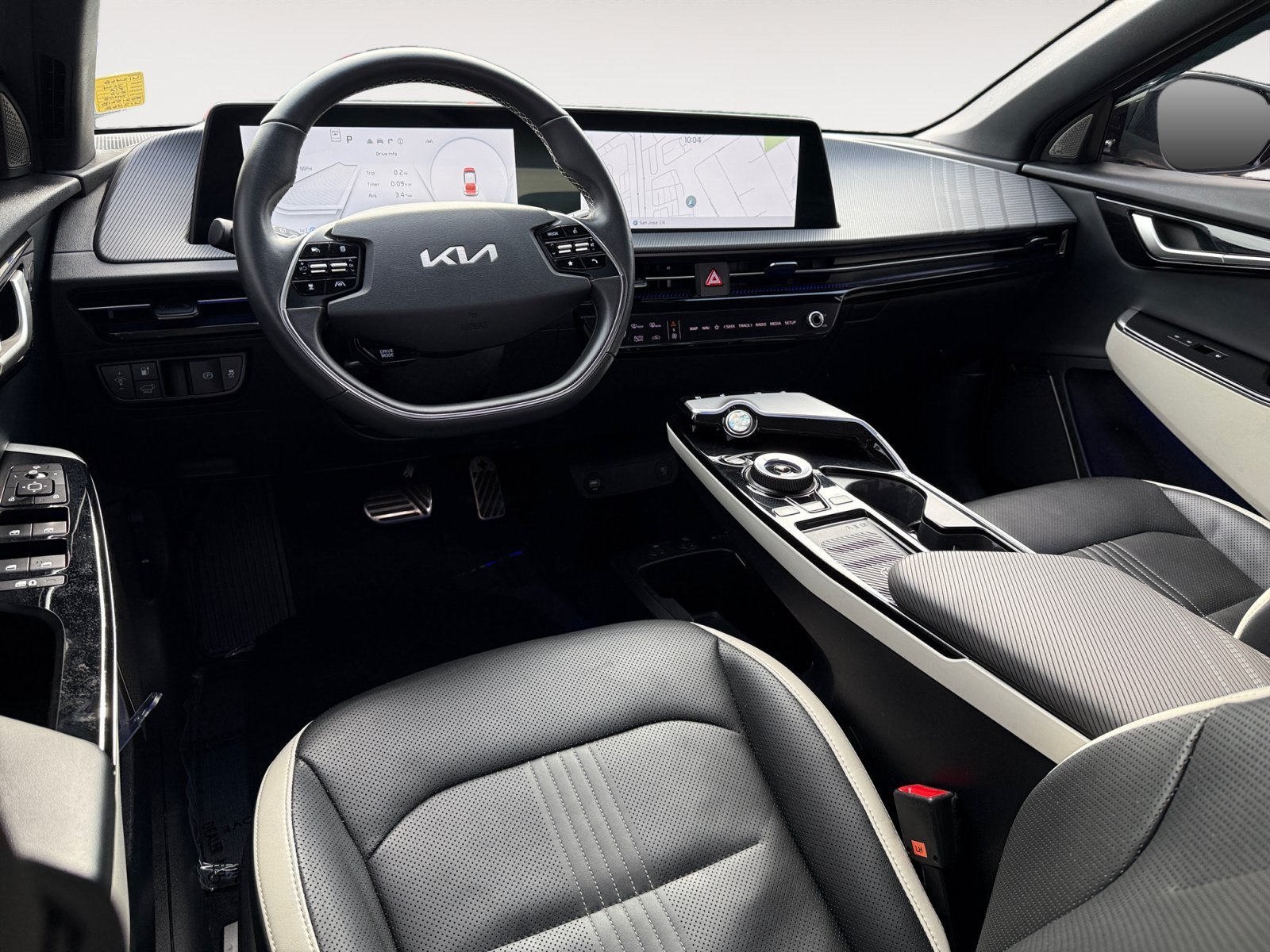 Used 2024 Snow White Pearl Kia GT-Line image 15