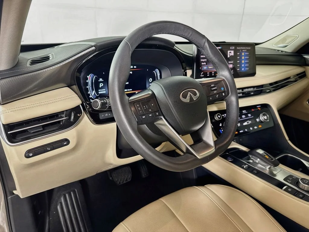 Certified Used 2024 Silver INFINITI LUXE image 12