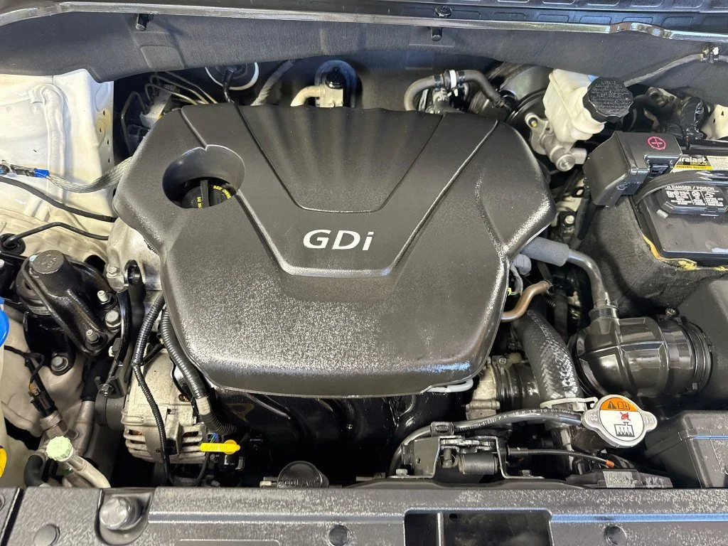 Used 2016 White Kia Base image 33
