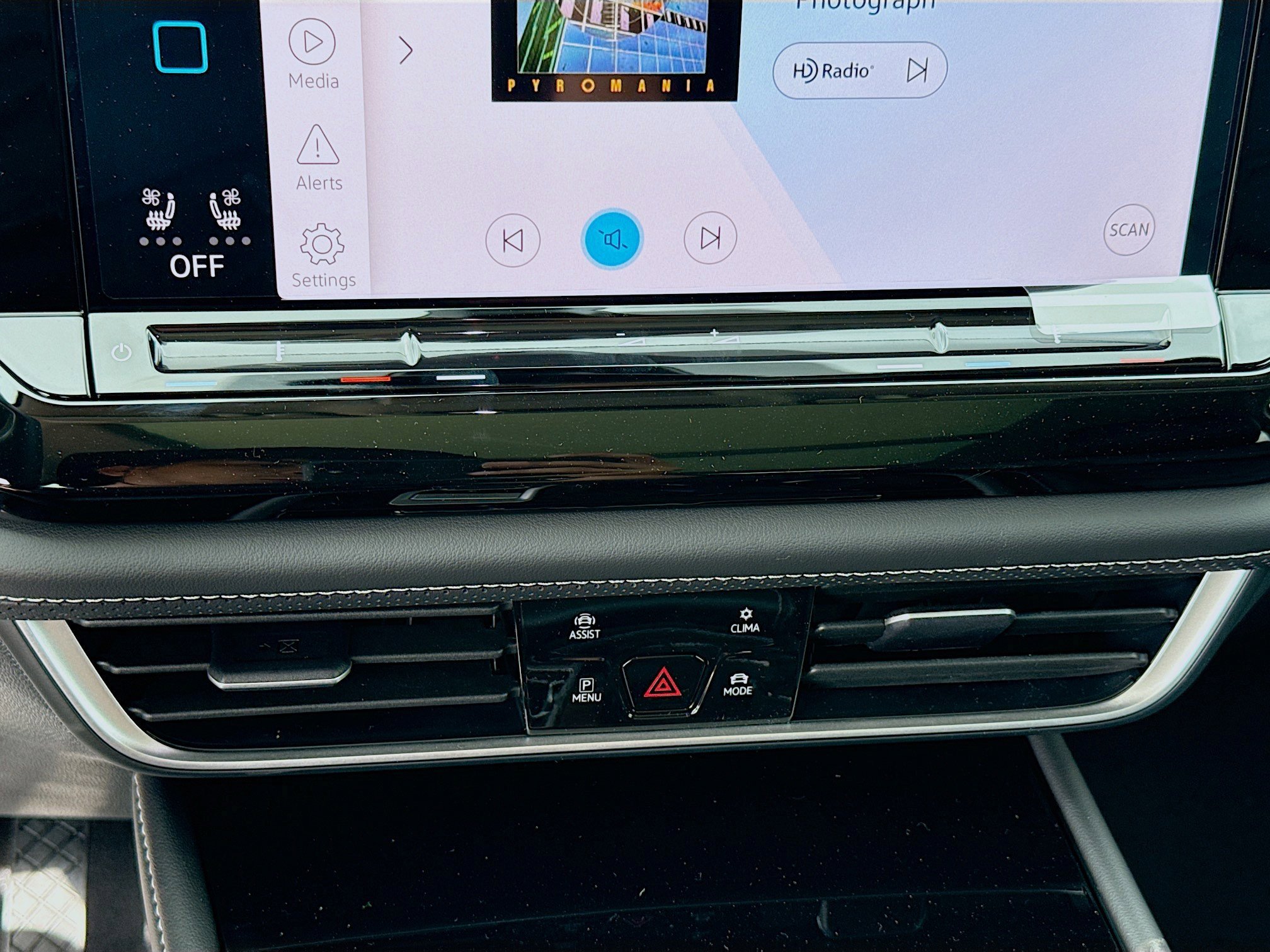 2026 Volkswagen Atlas SE w/Tech - Photo 14