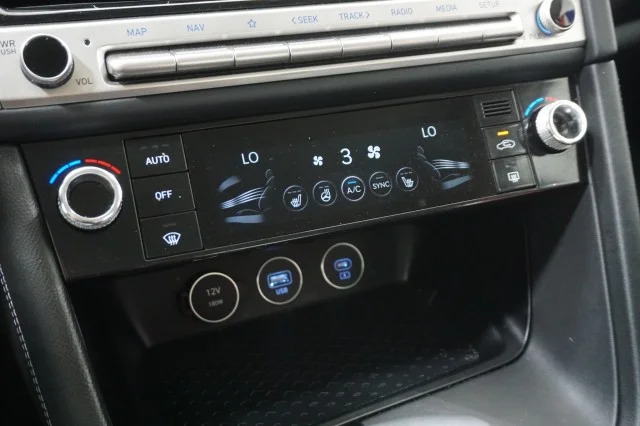 Used 2025  Genesis 2.5T image 31