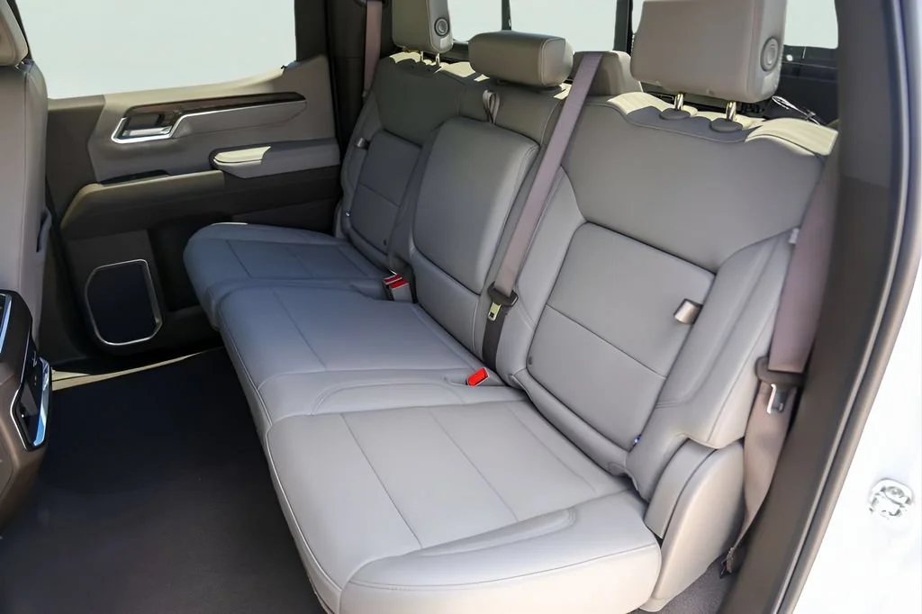 Used 2026 Glacier White Tricoat GMC SLT image 28