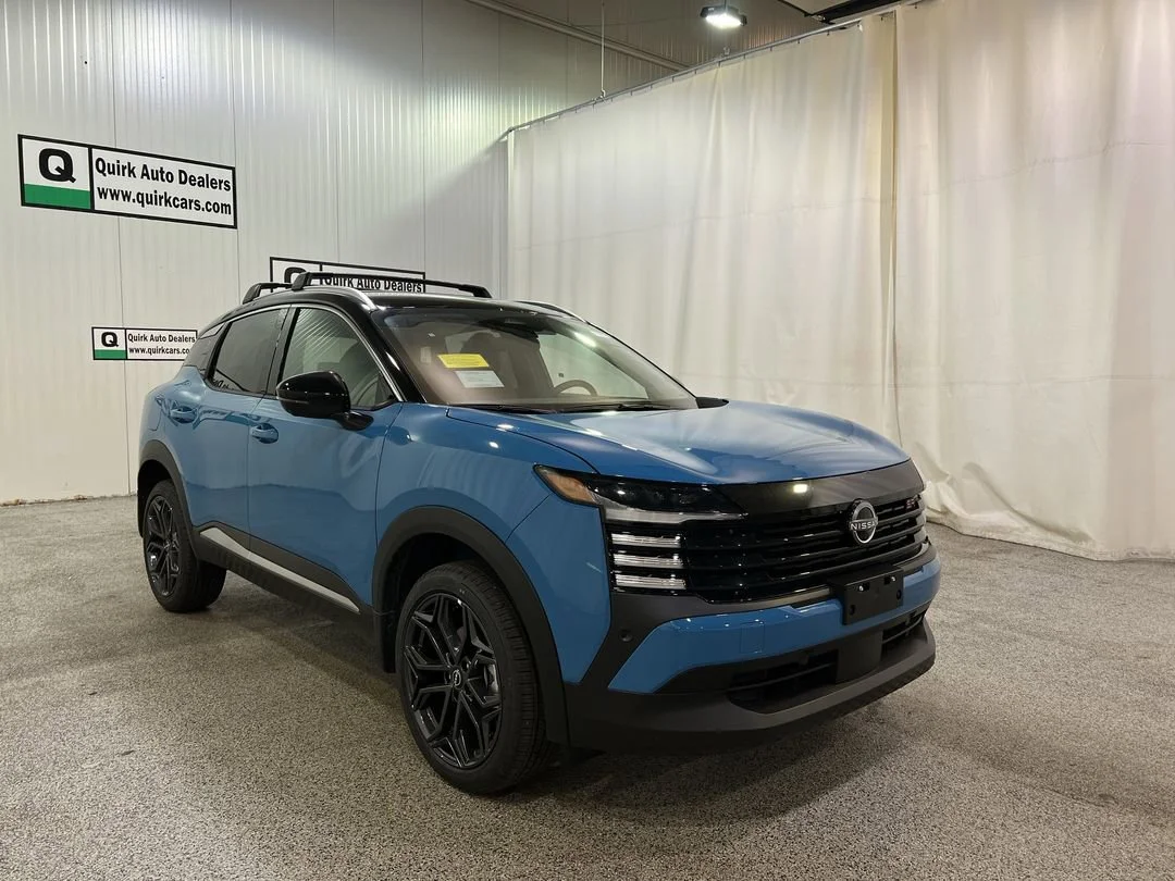New 2026 Arctic Ice Blue Metallic / Super Black Two-tone Nissan SR image 3