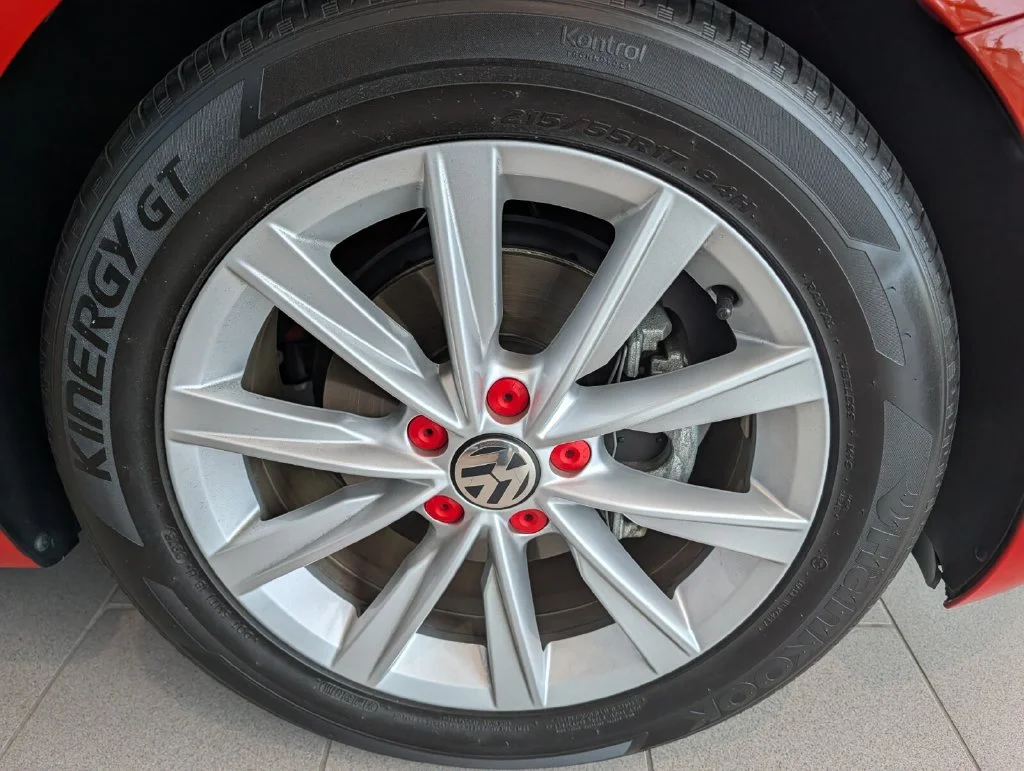 Used 2019 Orange Volkswagen 2.0T SE image 41