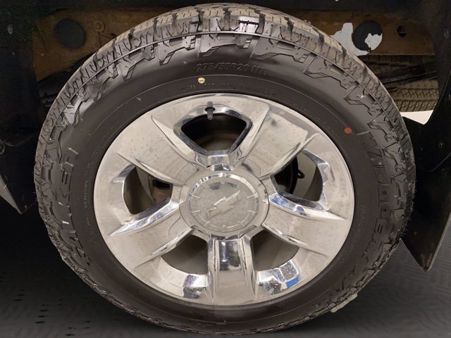 Used 2014 White Chevrolet LTZ image 39