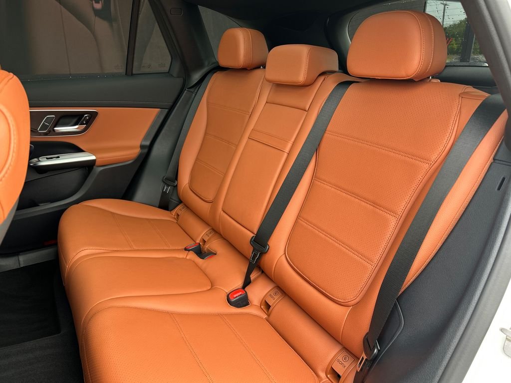 New 2027 Polar White Mercedes-Benz GLC 300 image 23