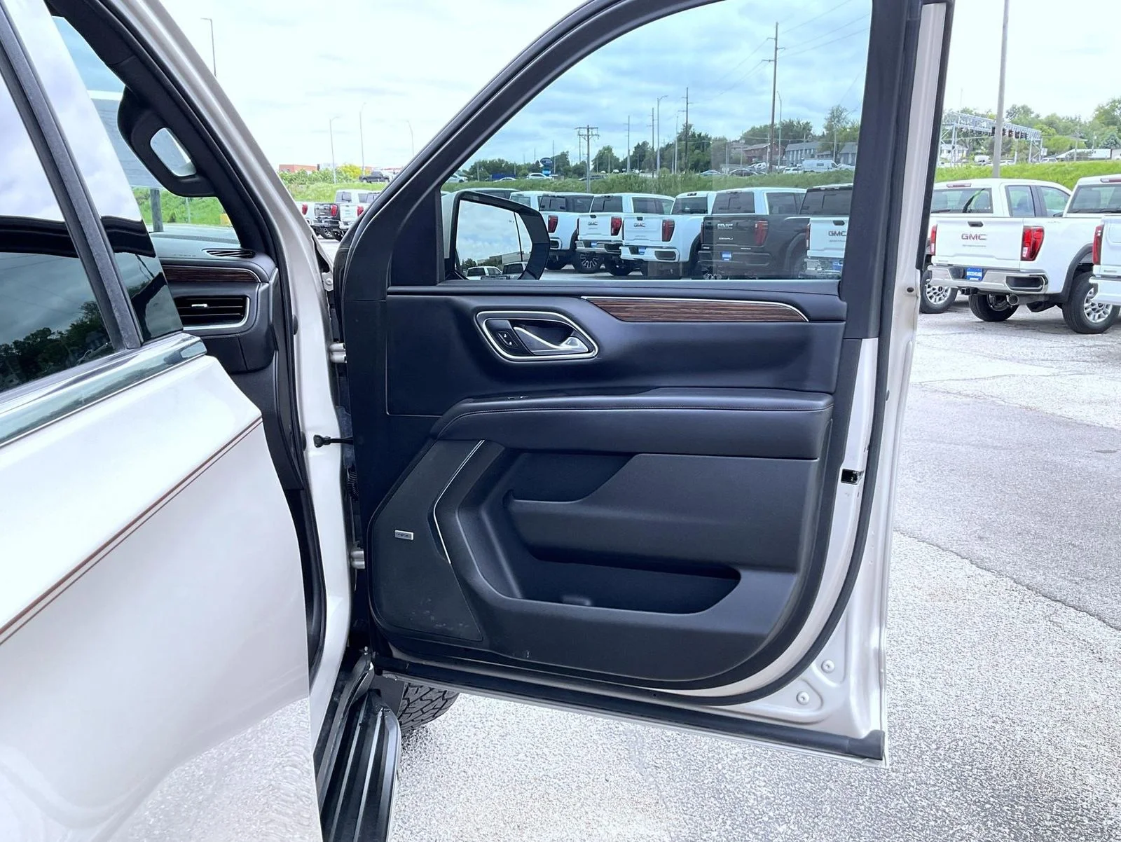 Used 2021 Beige Chevrolet High Country image 16