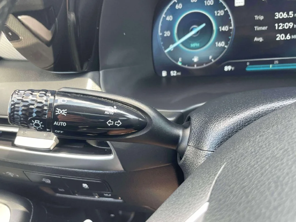 Used 2023 Black Hyundai SEL image 24