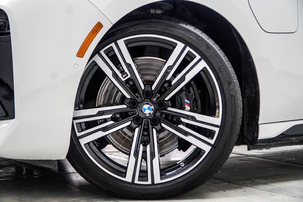 Used 2025 White BMW 750e xDrive image 8