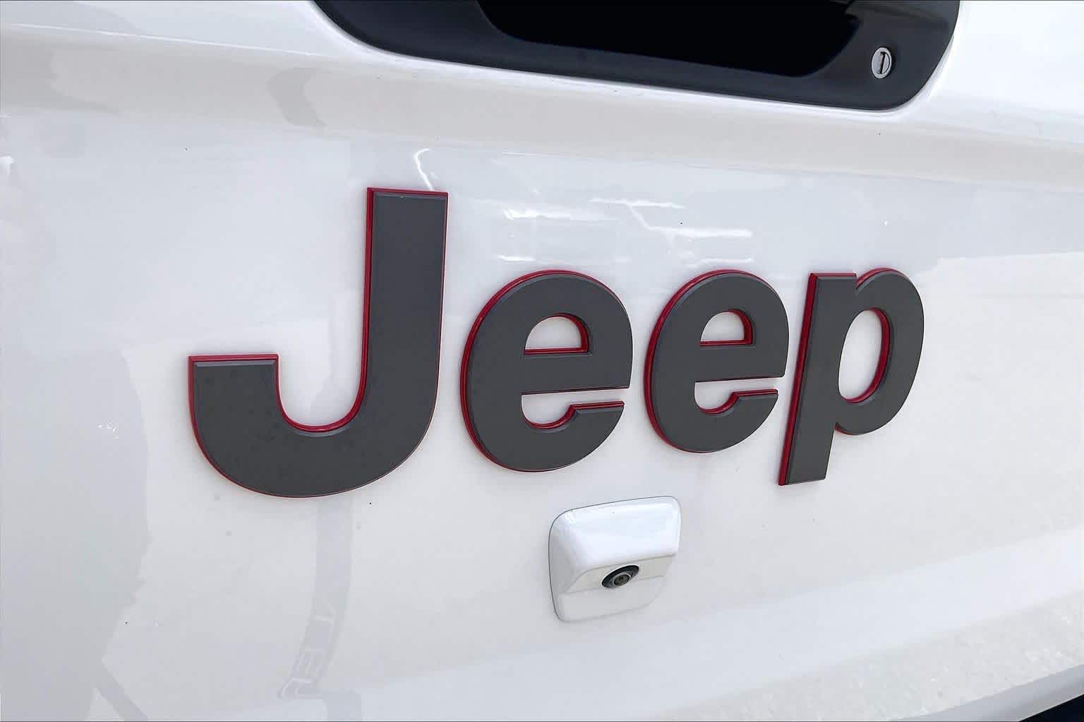 Used 2026 Bright White Clearcoat Jeep Rubicon image 29
