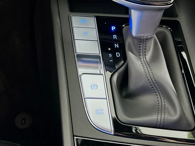 New 2026 Hyundai ELANTRA Limited