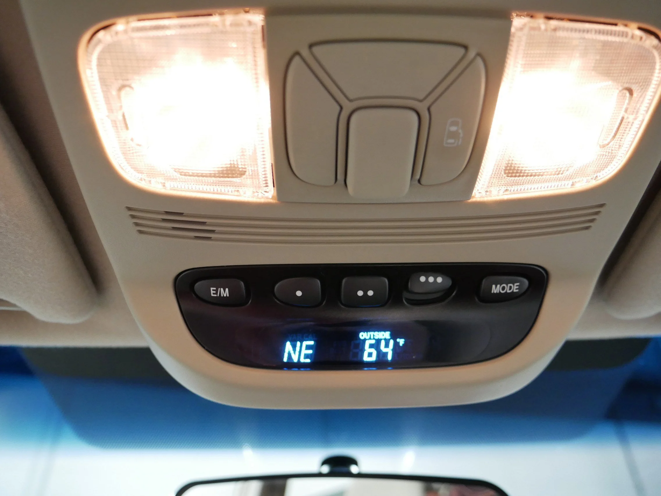 Used 2006 Salsa Red Pearl Toyota LE image 30