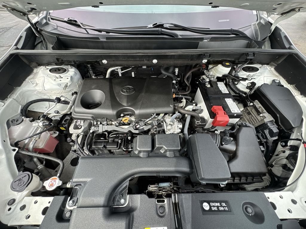Used 2022 White Toyota XLE image 25