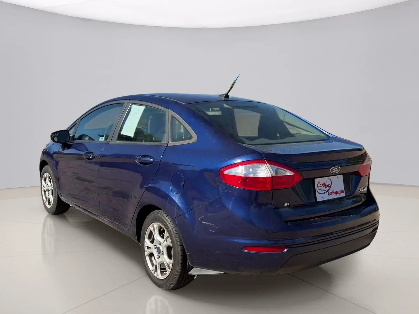Used 2016 Blue Ford SE image 3
