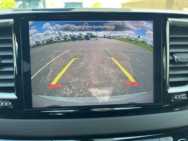 Used 2025 White Chrysler Select image 45