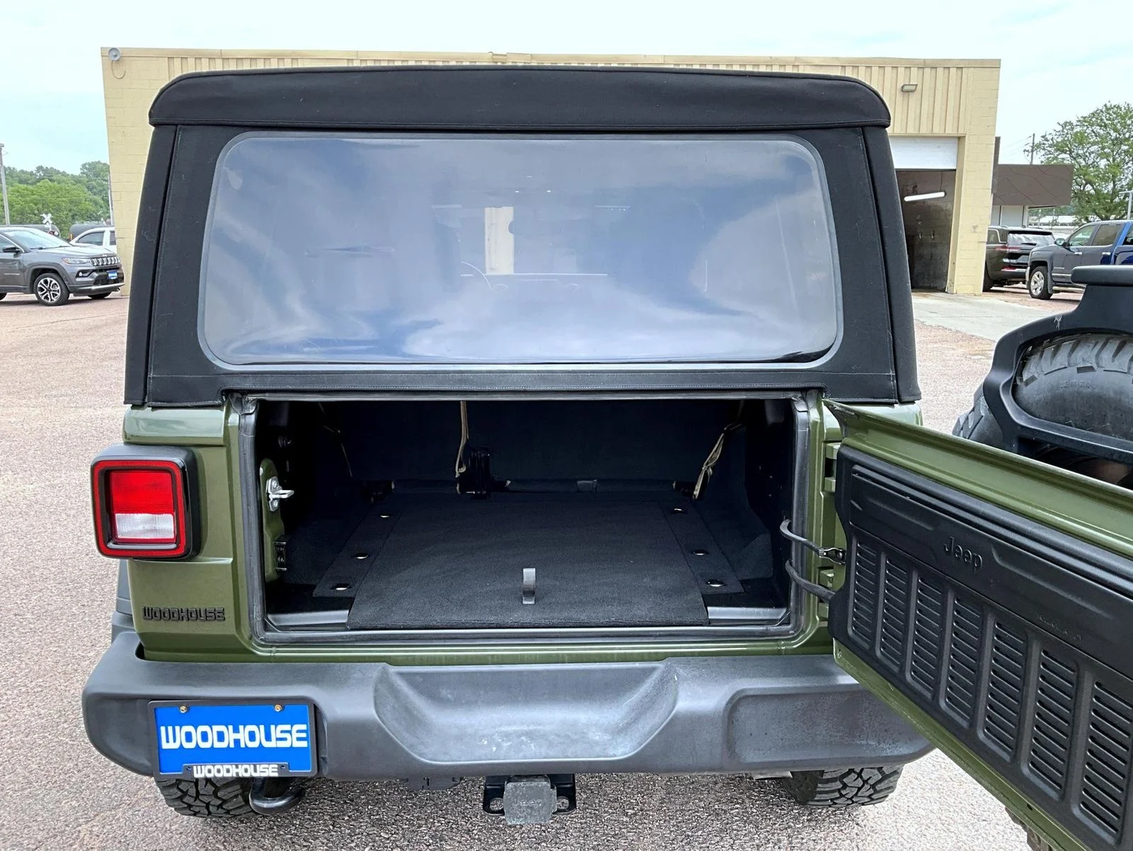 Used 2022 Green Jeep Unlimited Willys image 9