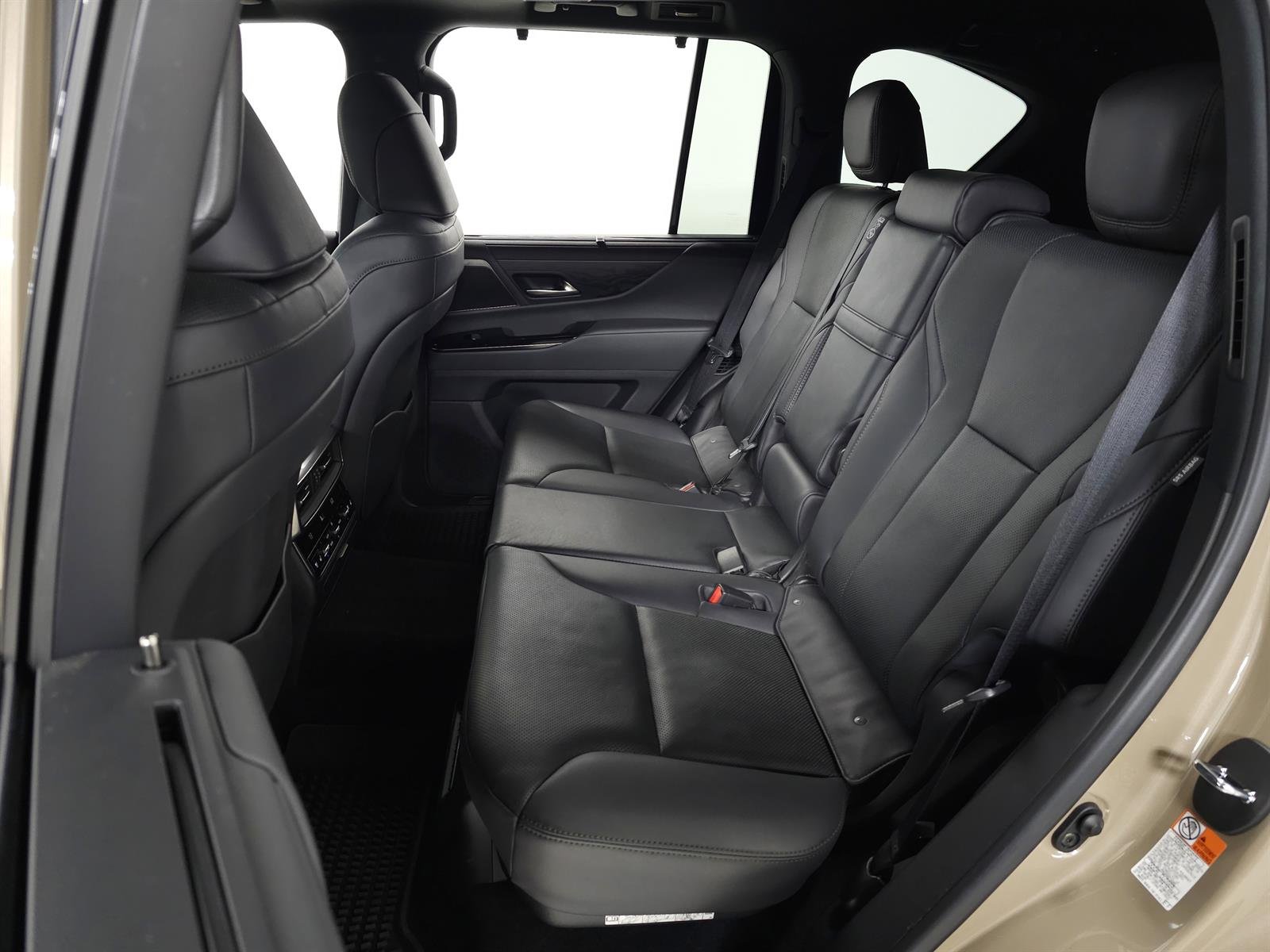 Certified Used 2025 Earth 4z1 Lexus Overtrail image 38
