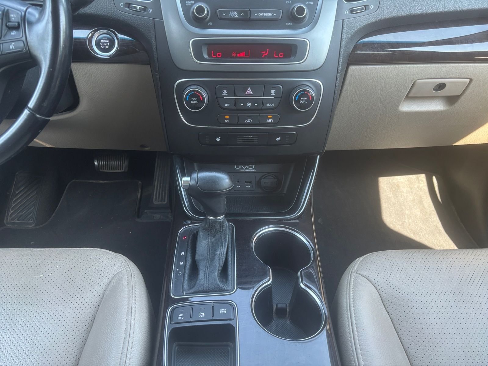 Used 2015 White Kia EX image 11