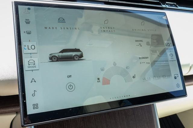 New 2026  Land Rover SE image 38