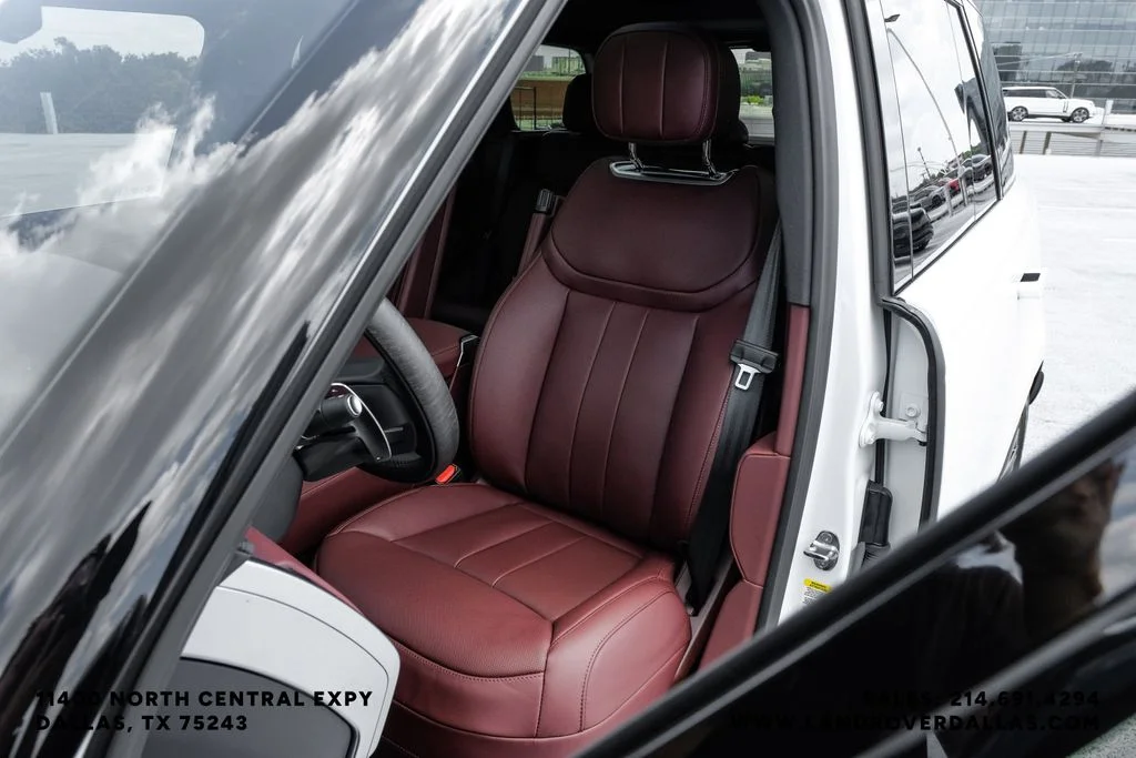 New 2026 Fuji White Land Rover SE image 38