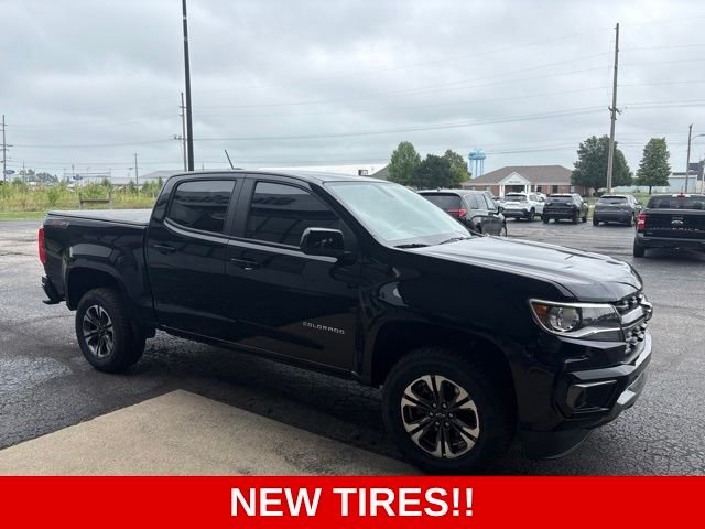 Used 2022 Black Chevrolet Z71 image 7