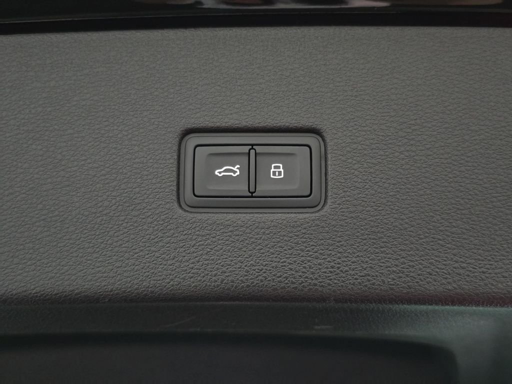 Used 2022  Audi 55 Premium Plus image 16