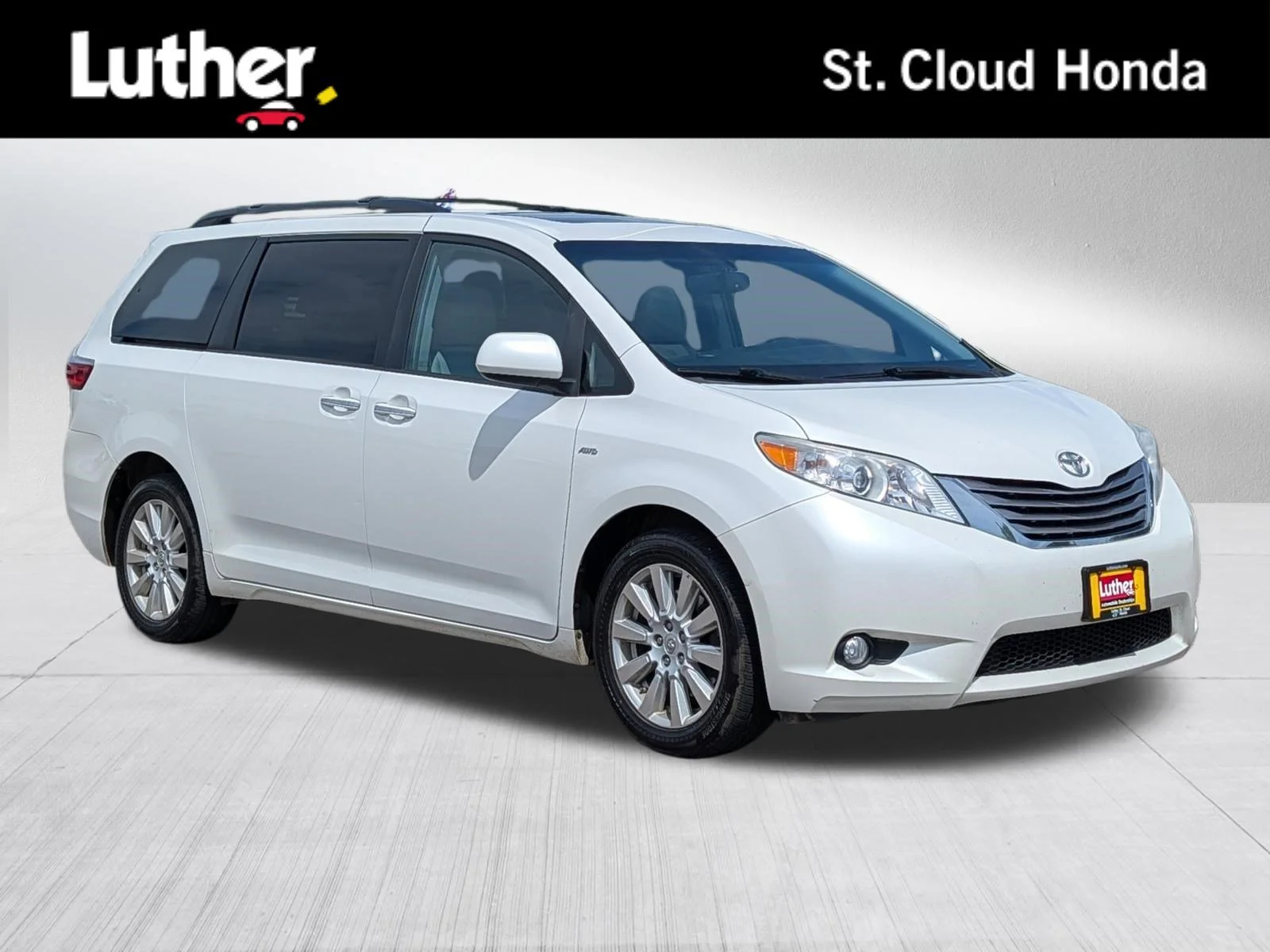 2017 Toyota Sienna XLE V6 AWD 7-Passenger's photo