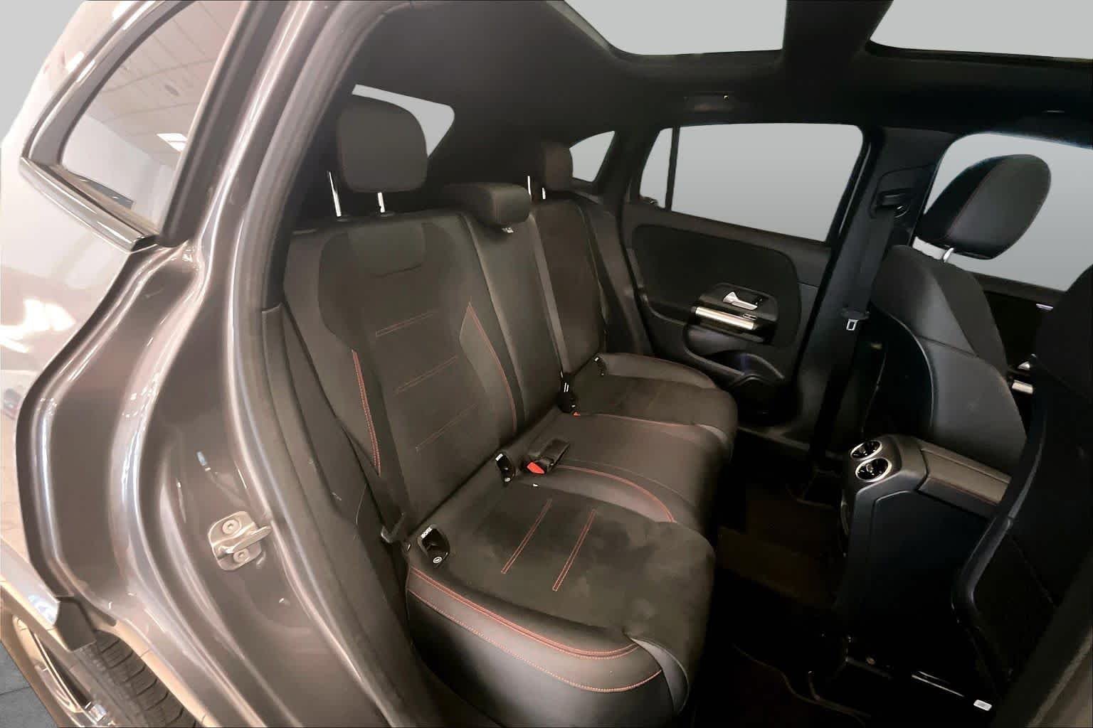 Used 2025 Mountain Grey Metallic Mercedes-Benz GLA 250 image 20