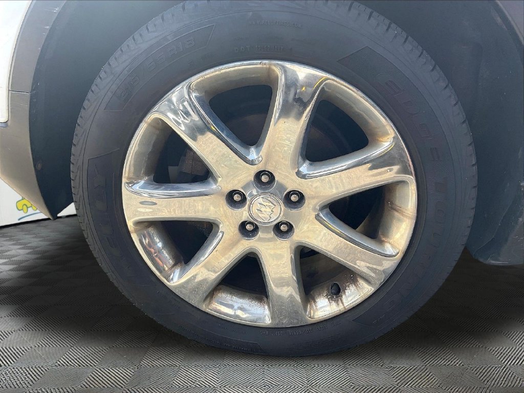 Used 2017 White Buick Essence image 4