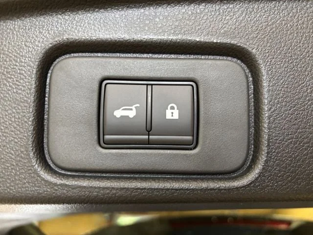 New 2026 Baltic Teal Nissan SL image 18