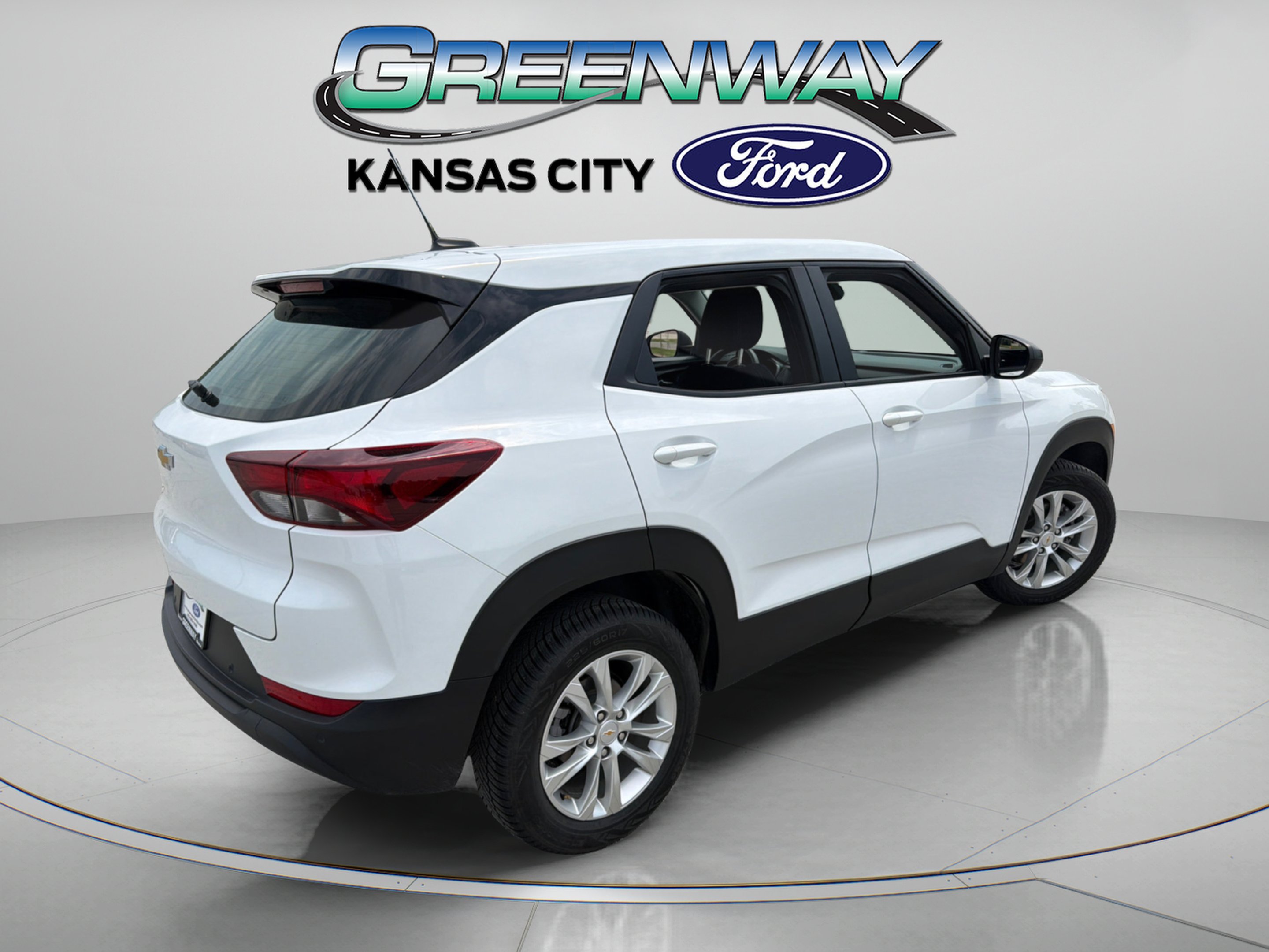 Used 2022 Summit White Chevrolet LS image 8