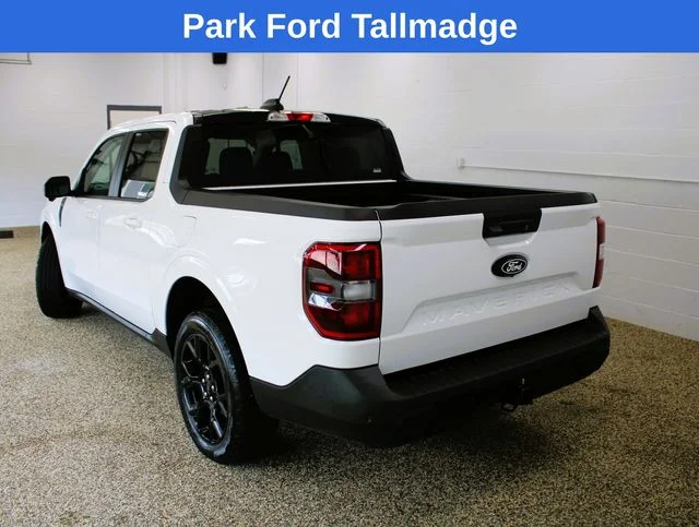 Used 2025 Oxford White Ford Lariat image 3