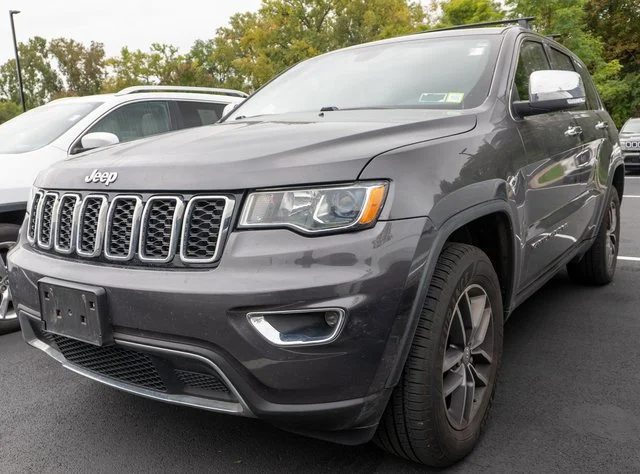 Used 2018 Gray Jeep Limited image 1