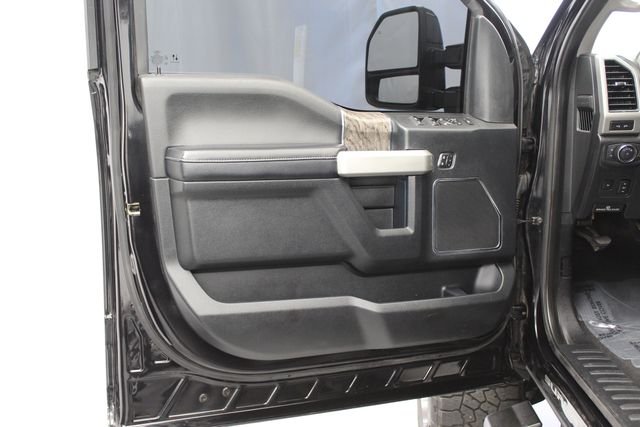 Used 2019 Black Metallic Ford Lariat image 13