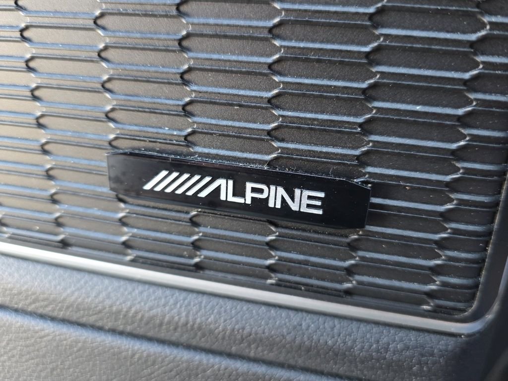 Used 2022 Black Jeep Limited image 33