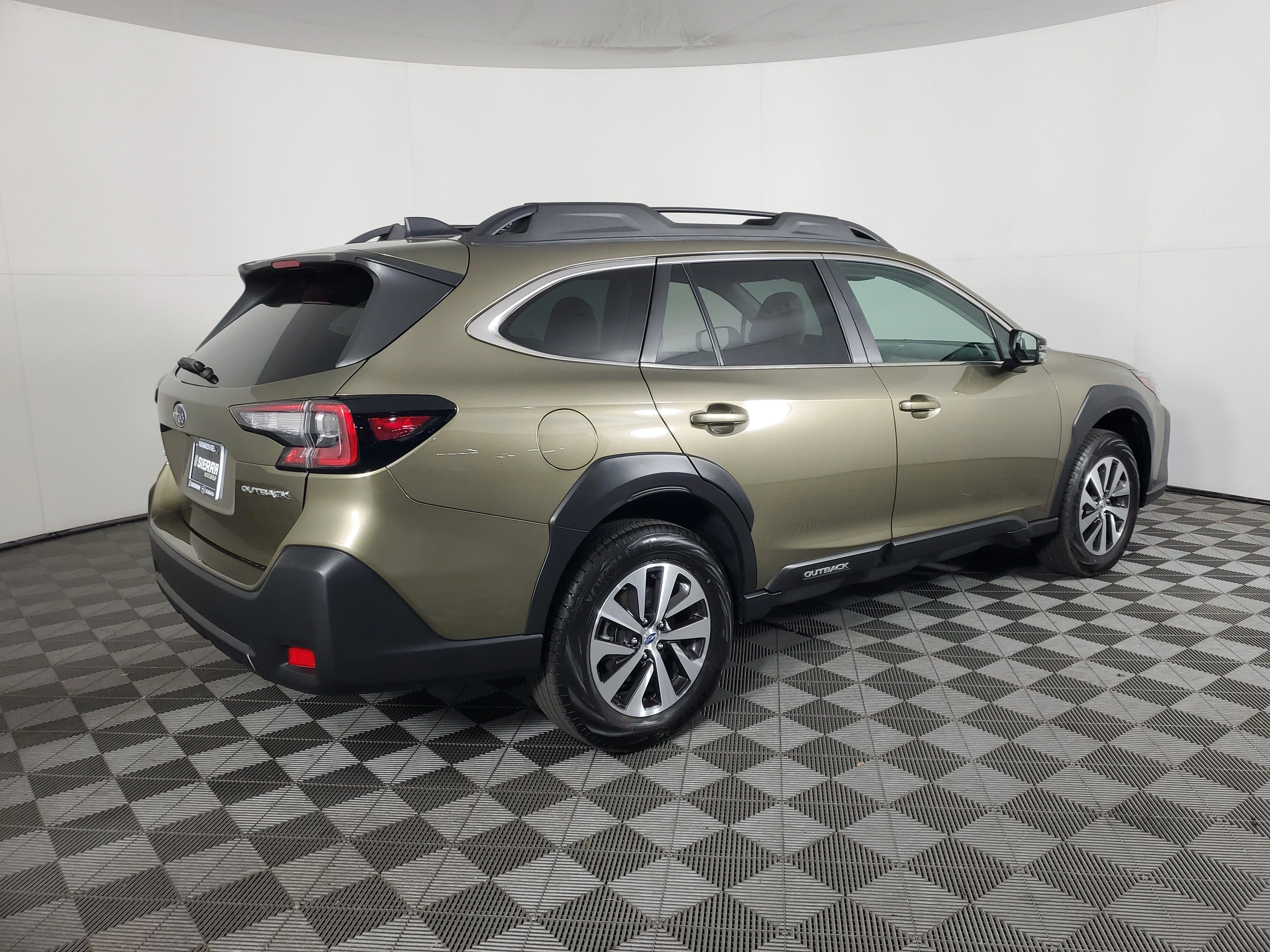 Used 2025 Autumn Green Metallic Subaru Premium image 4