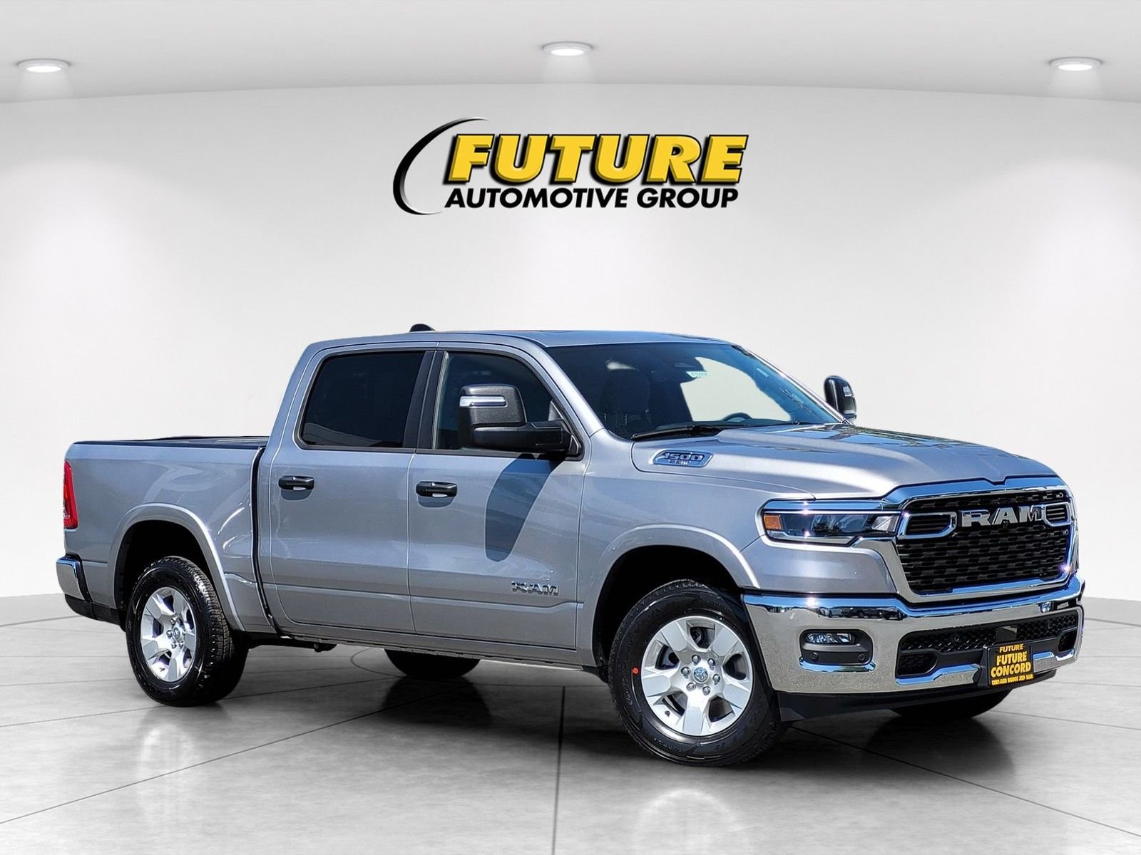 2025 RAM 1500 Big Horn/Lone Star 4x4 Crew Cab 5'7's photo